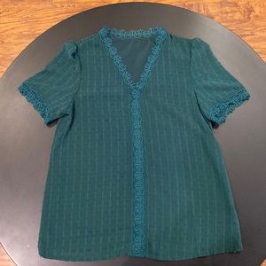 Forest green lace top. Doubled layered so it’s not see through. Size:Medium